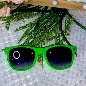 Outer banks Green Sunglasses